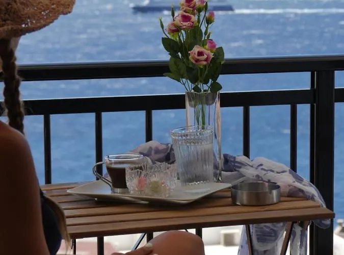 Sea Breeze-Vaporia-Syros