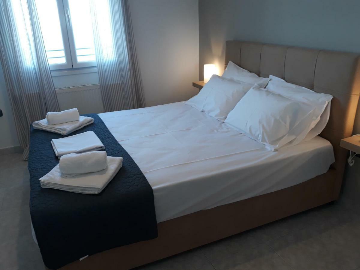Sea Breeze-vaporia-syros Ermoupoli