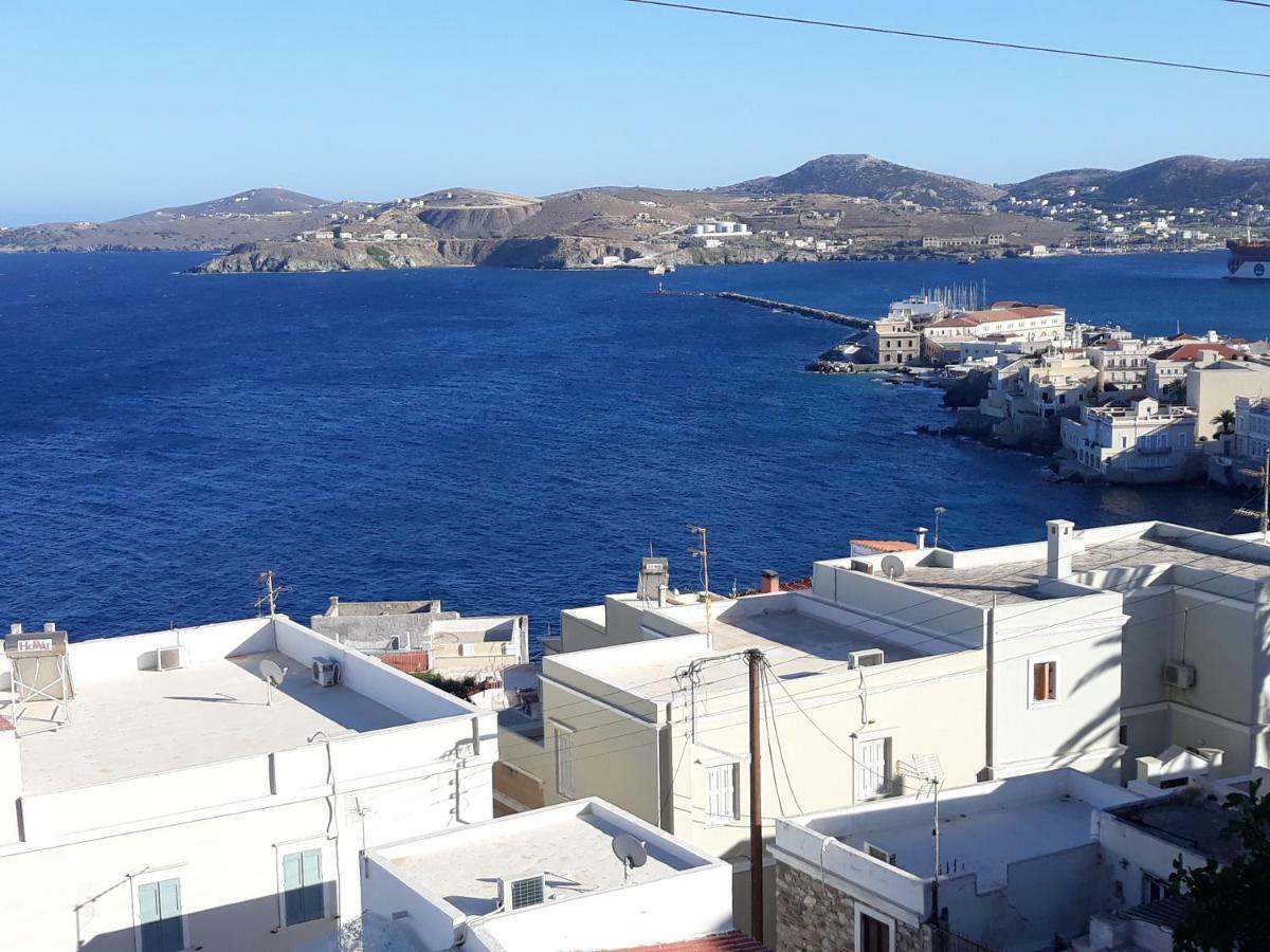 Sea Breeze-vaporia-syros *