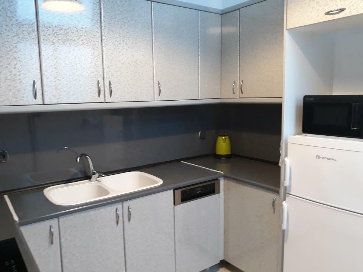 Sea Breeze-vaporia-syros Apartment *